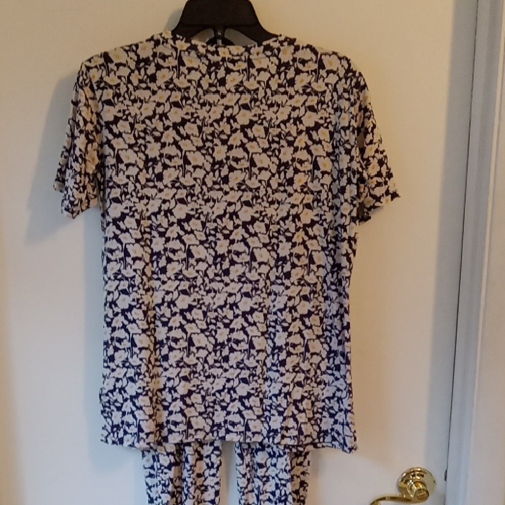 Maternity & Nursing Pajamas Amazon Essentials Floral Print Two-Piece - Picture 6 of 11